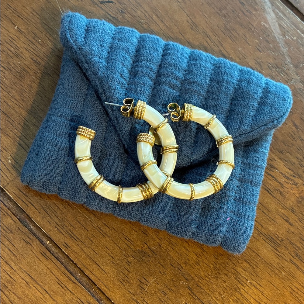 Sezane Elegant classic Cream and Gold Ecru Hoop Earrings 💋